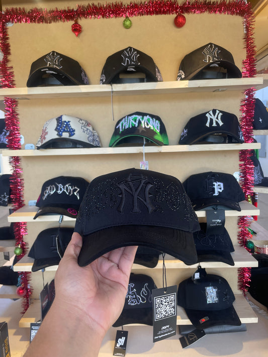 31 Hats “Crystal Black”